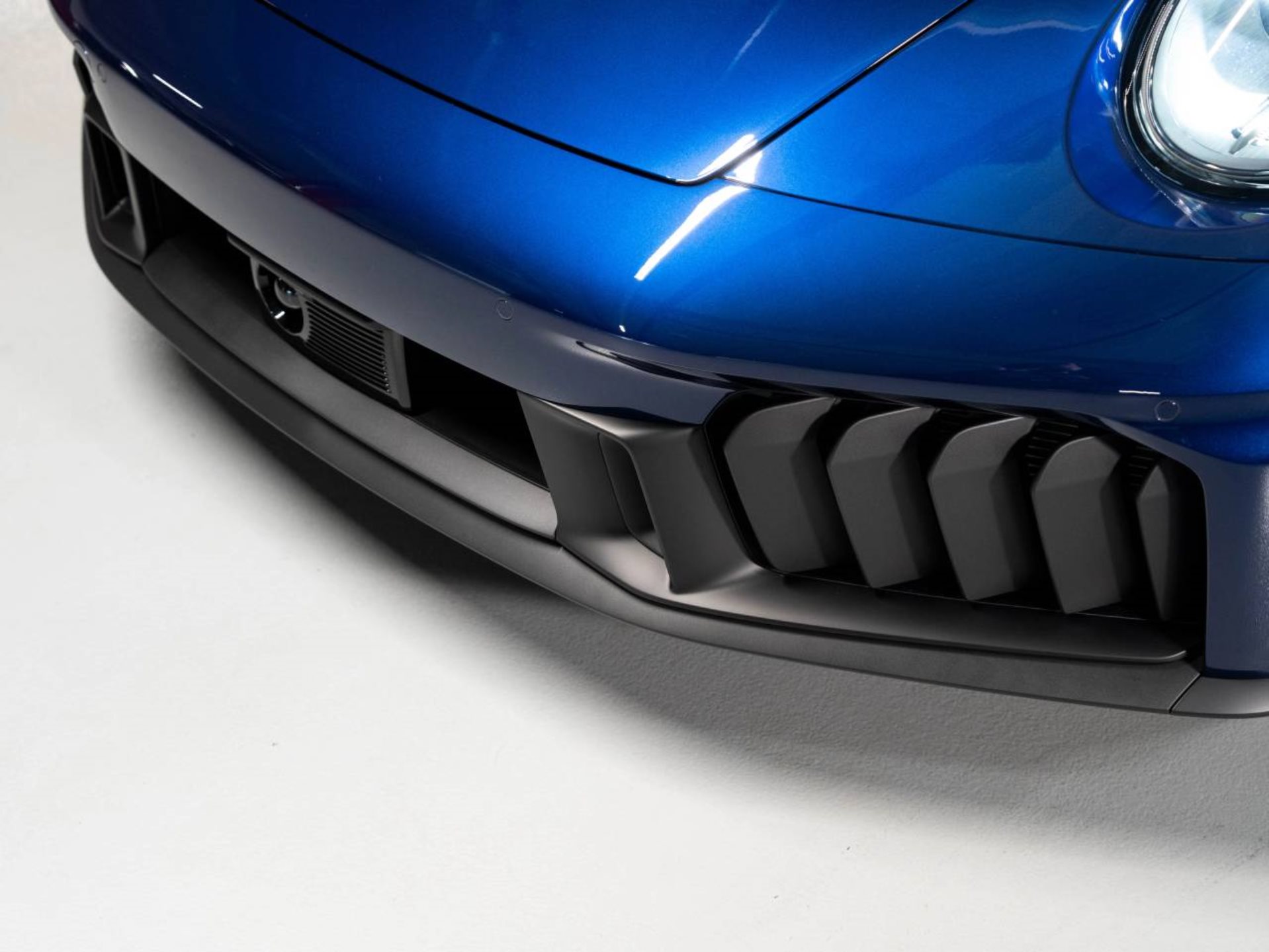 PORSCHE 911 Carrera 4 GTS Cabriolet-image-25