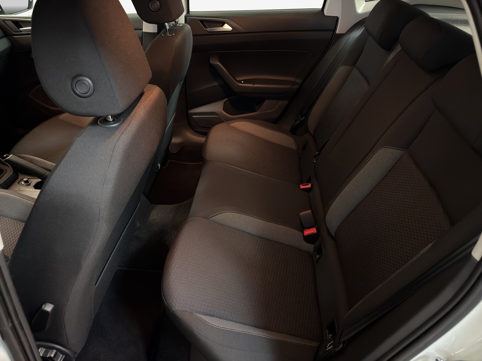 VW Polo 1.0 TSI Basis-image-11