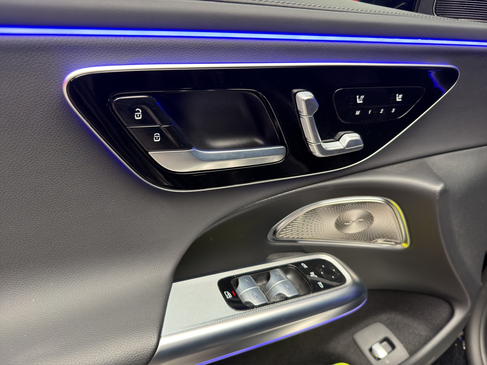 MERCEDES-BENZ E 220 d T 4M 9G-Tronic-image-11