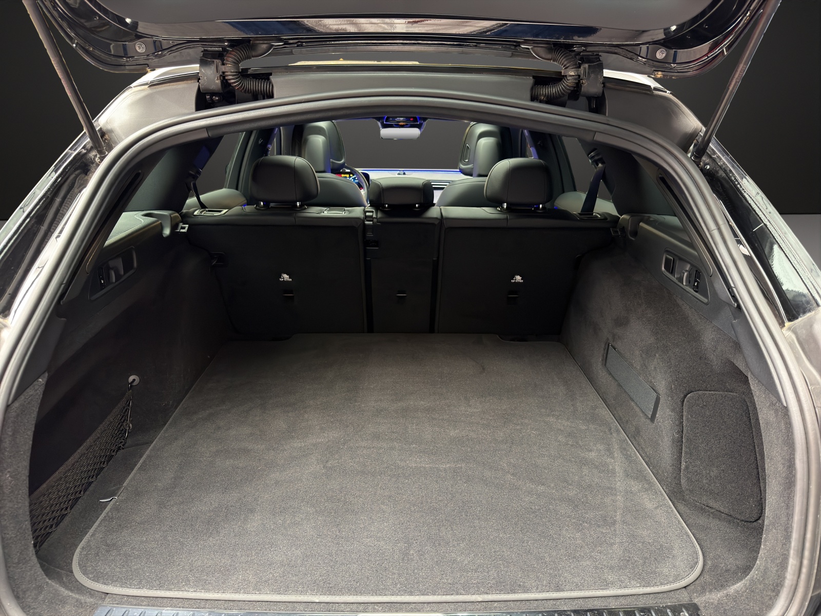 MERCEDES-BENZ E 220 d T 4M 9G-Tronic-image-10