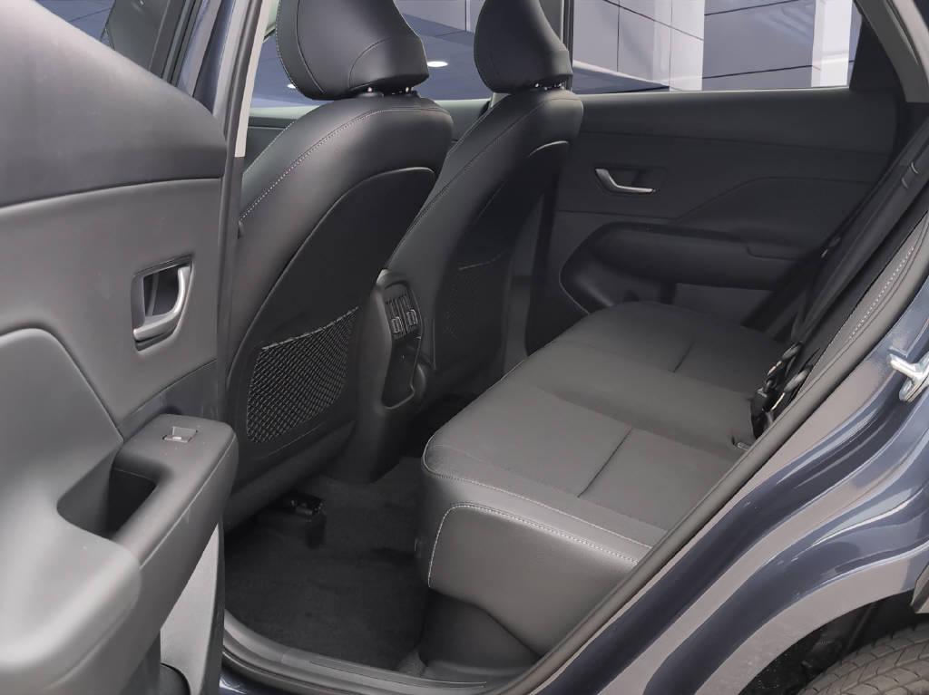 HYUNDAI KONA 1.6 GDi Hybrid Amplia-image-10