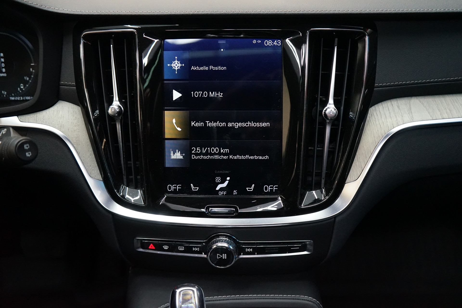 VOLVO V60 T8 eAWD Twin Engine Inscription Geartronic-image-12