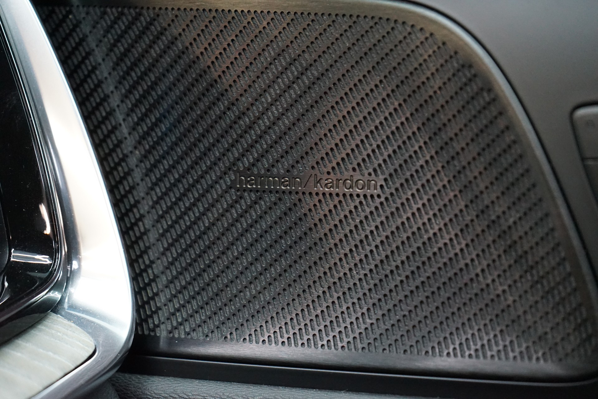 VOLVO V60 T8 eAWD Twin Engine Inscription Geartronic-image-17