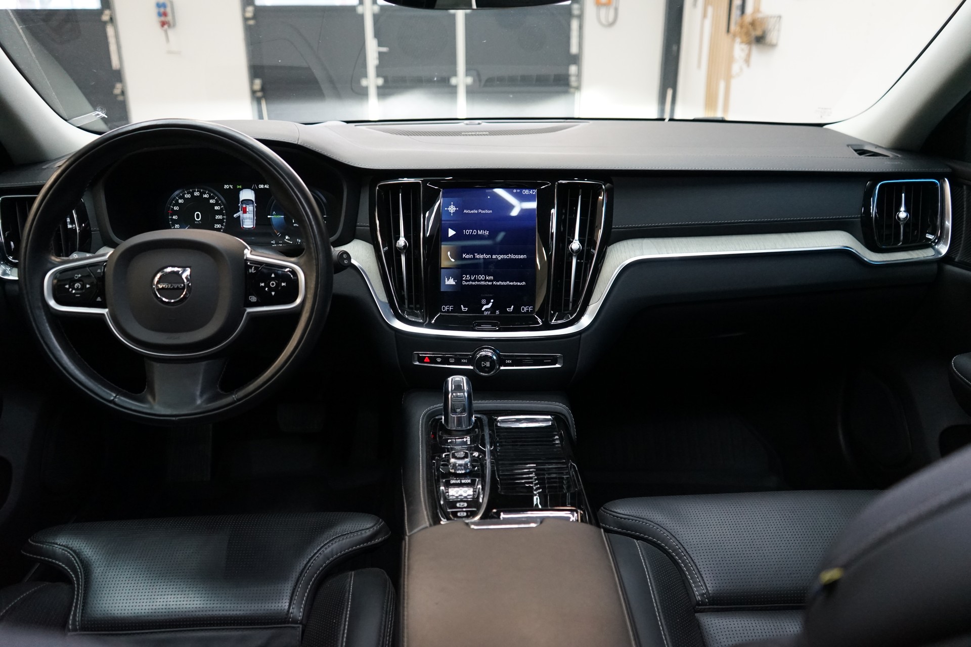 VOLVO V60 T8 eAWD Twin Engine Inscription Geartronic-image-6