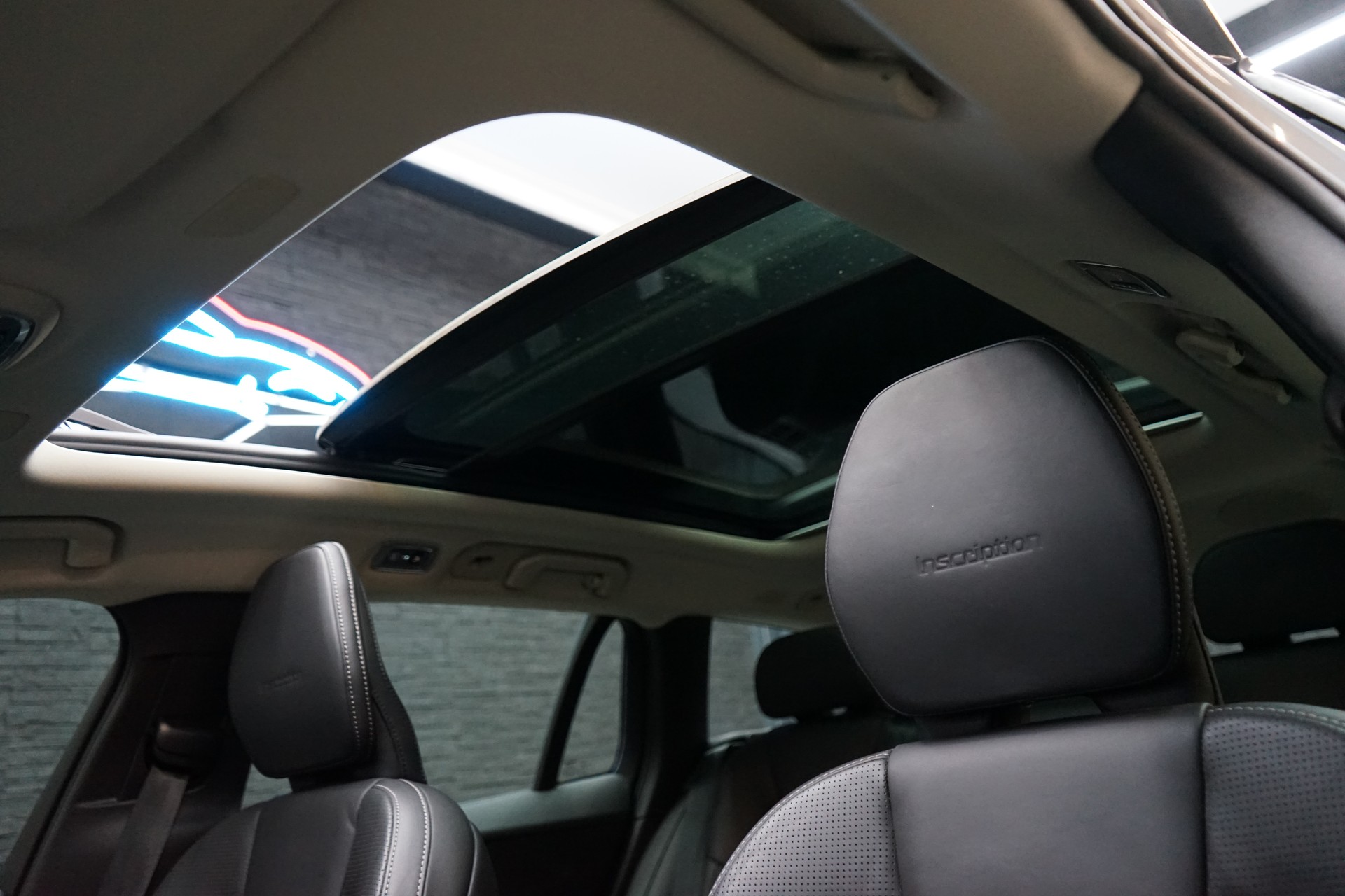 VOLVO V60 T8 eAWD Twin Engine Inscription Geartronic-image-21