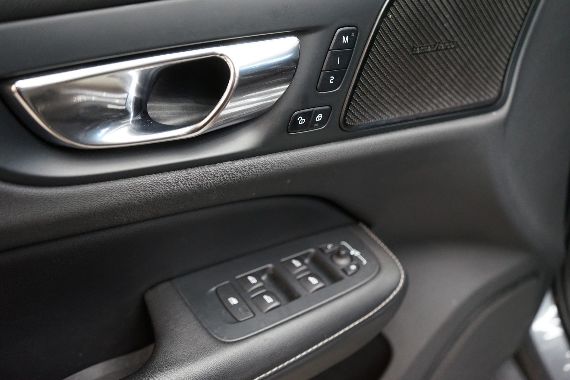 VOLVO V60 T8 eAWD Twin Engine Inscription Geartronic-image-19