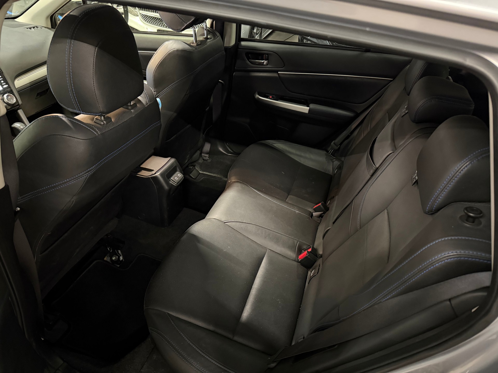 SUBARU Levorg 2.0i Luxury AWD Lineartronic-image-9