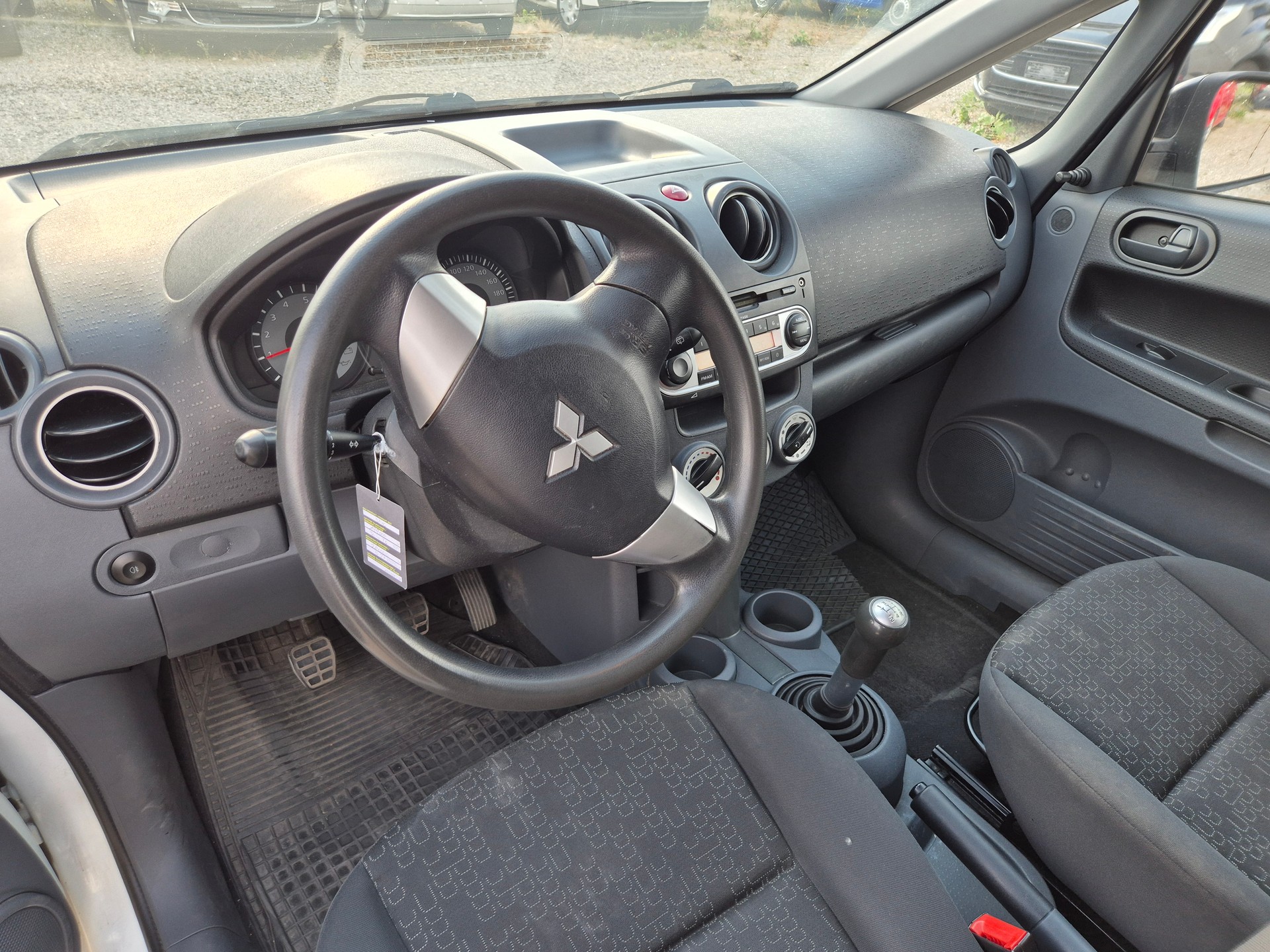 MITSUBISHI Colt 1.1 12V-image-8