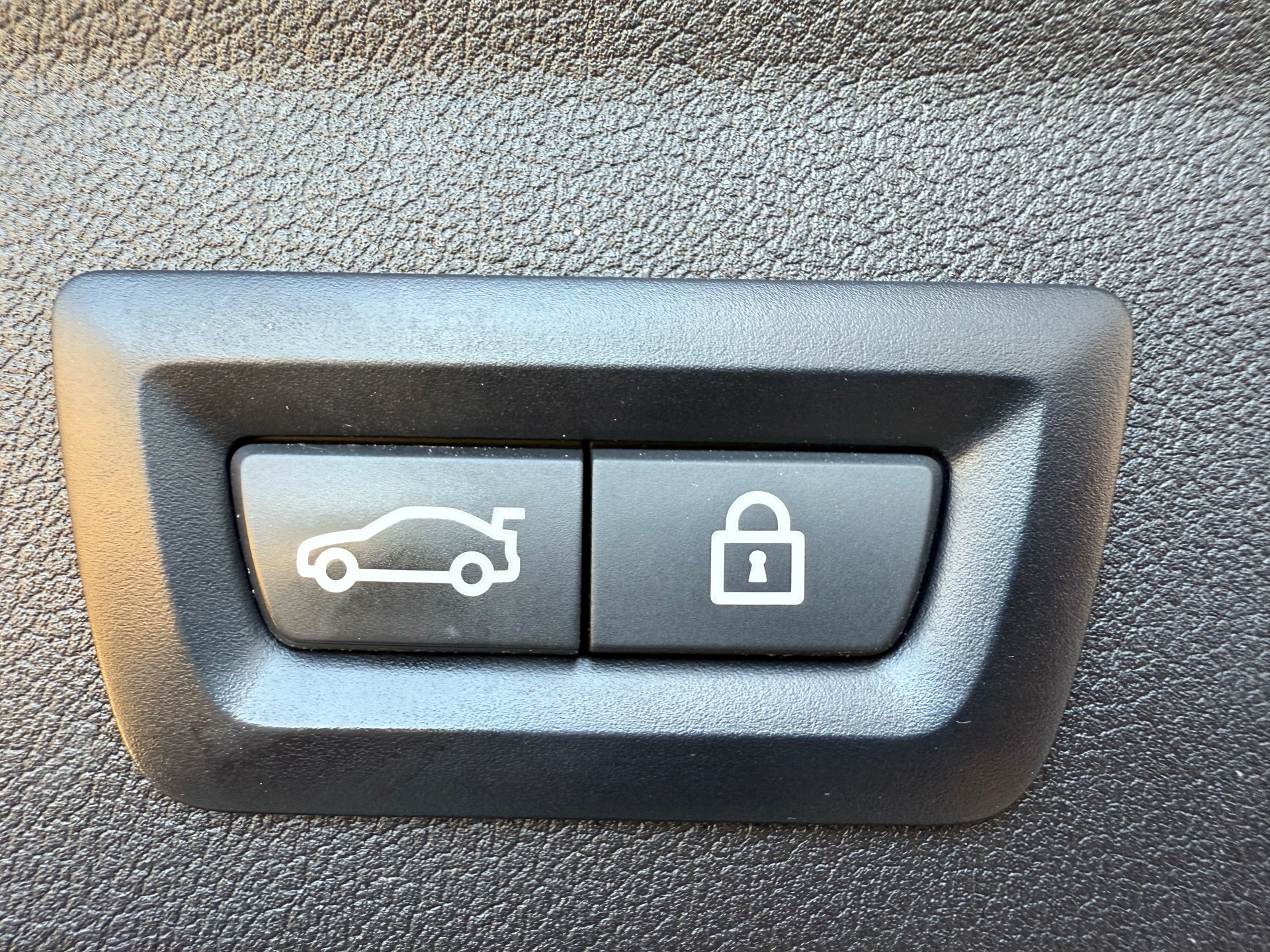 BMW M135i xDrive Steptronic-image-15