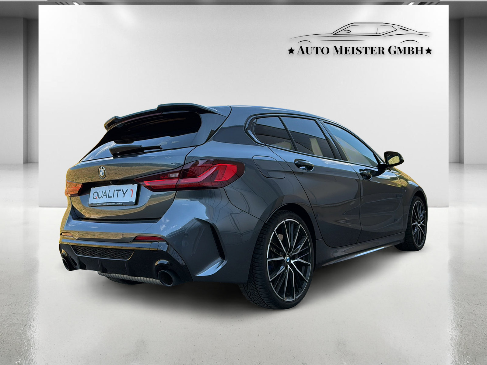 BMW M135i xDrive Steptronic-image-3