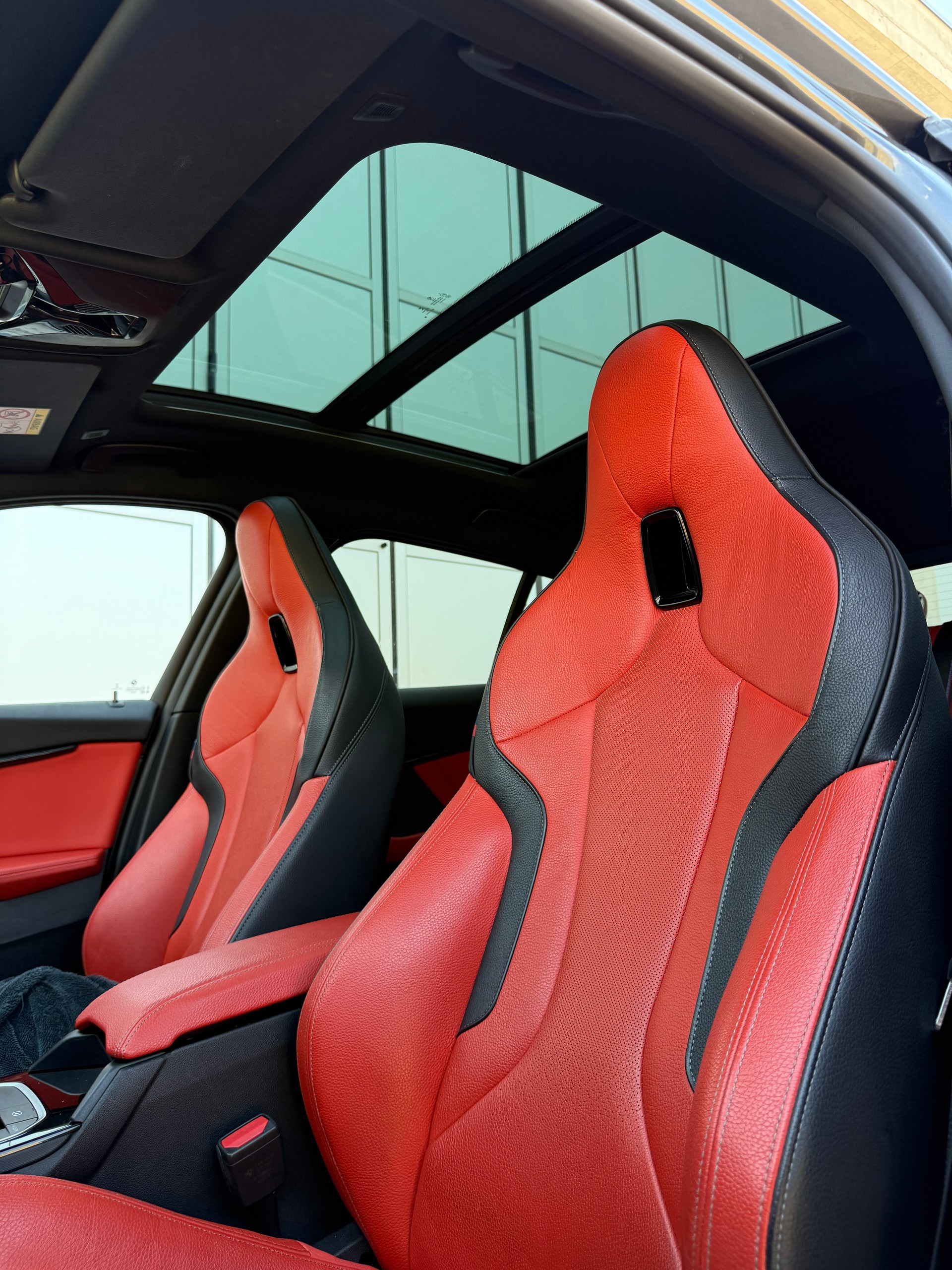 BMW M135i xDrive Steptronic-image-12