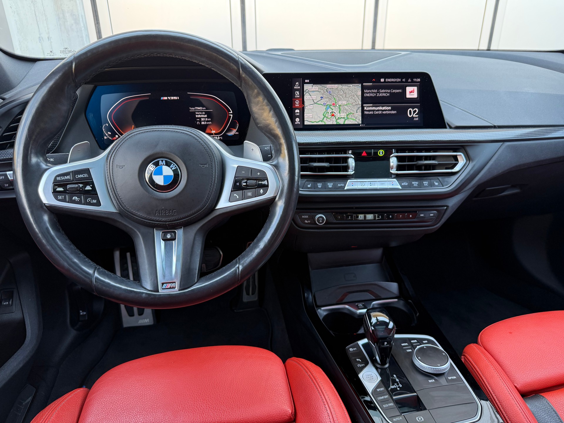 BMW M135i xDrive Steptronic-image-6