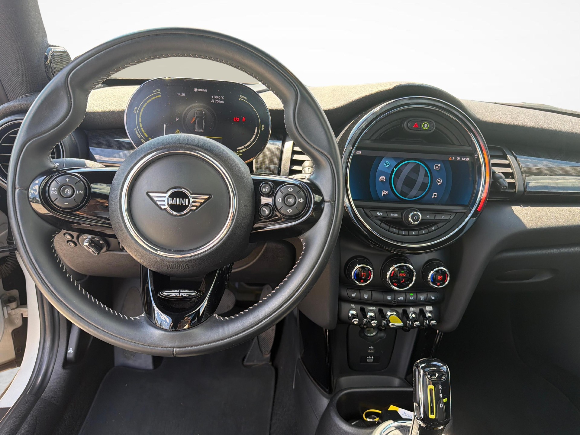 MINI F56 Cooper SE-image-14
