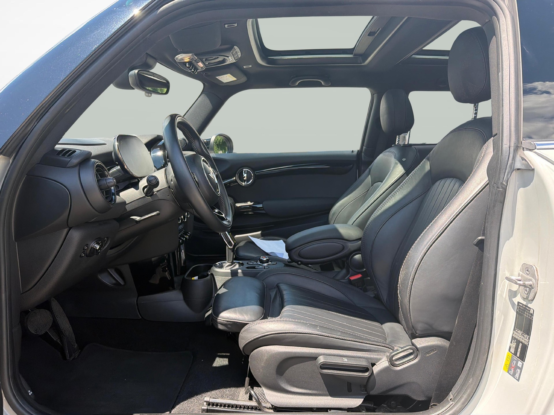 MINI F56 Cooper SE-image-11