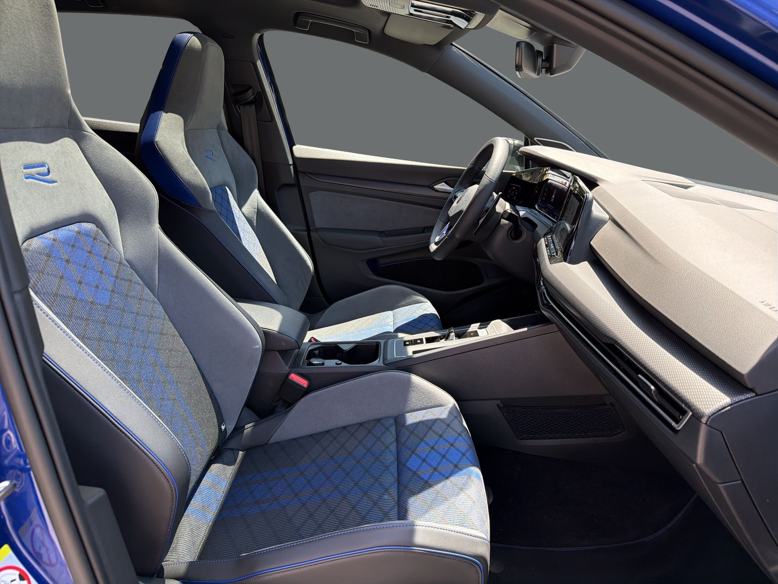 VW Golf 2.0 TSI R DSG 4M R-image-17