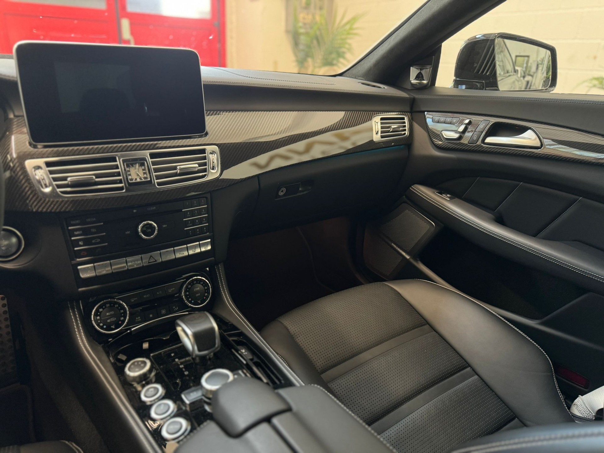 MERCEDES-BENZ CLS 63 AMG S 4Matic Speedshift MCT-image-15