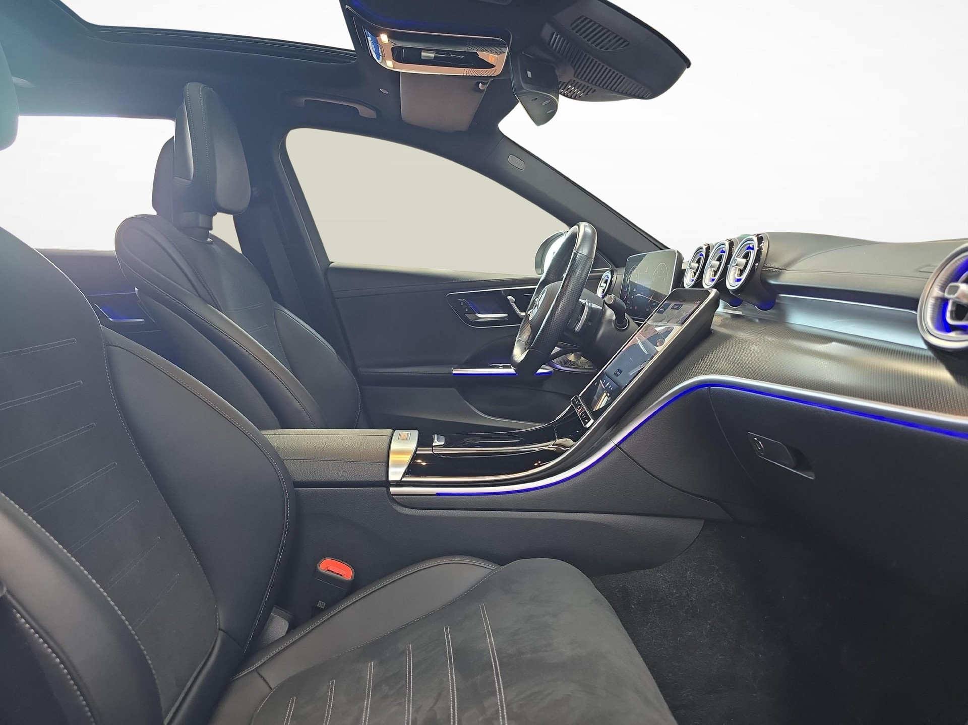 MERCEDES-BENZ C 200 T-Modell AMG Line-image-6