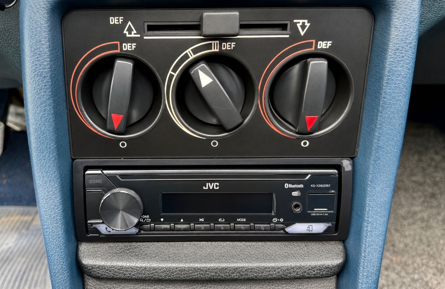 MERCEDES-BENZ 200 W123-image-13