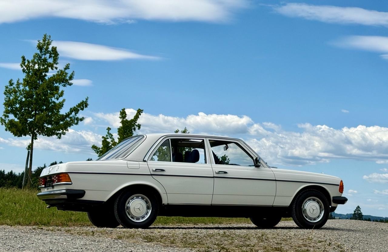 MERCEDES-BENZ 200 W123-image-3