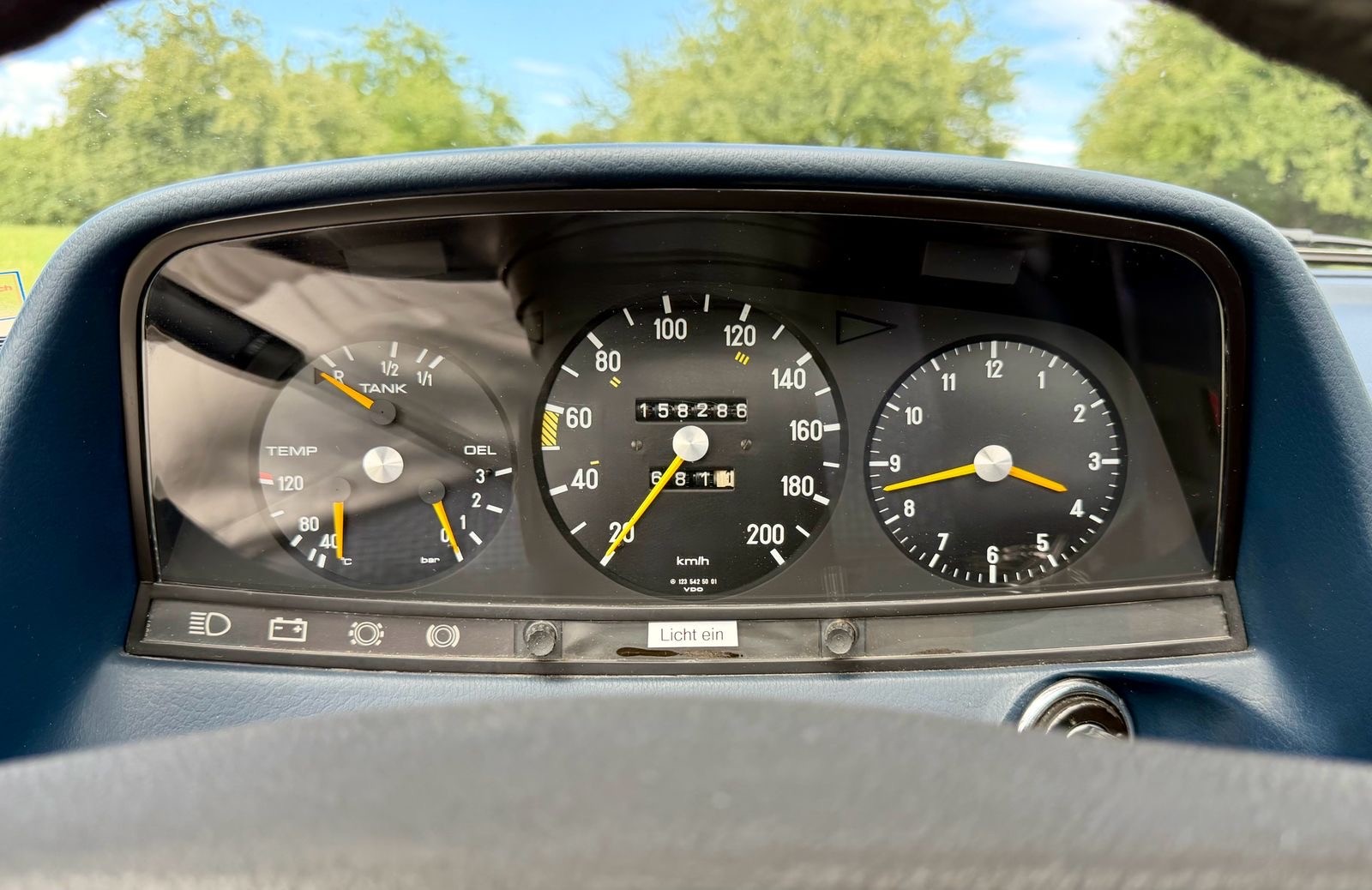 MERCEDES-BENZ 200 W123-image-12