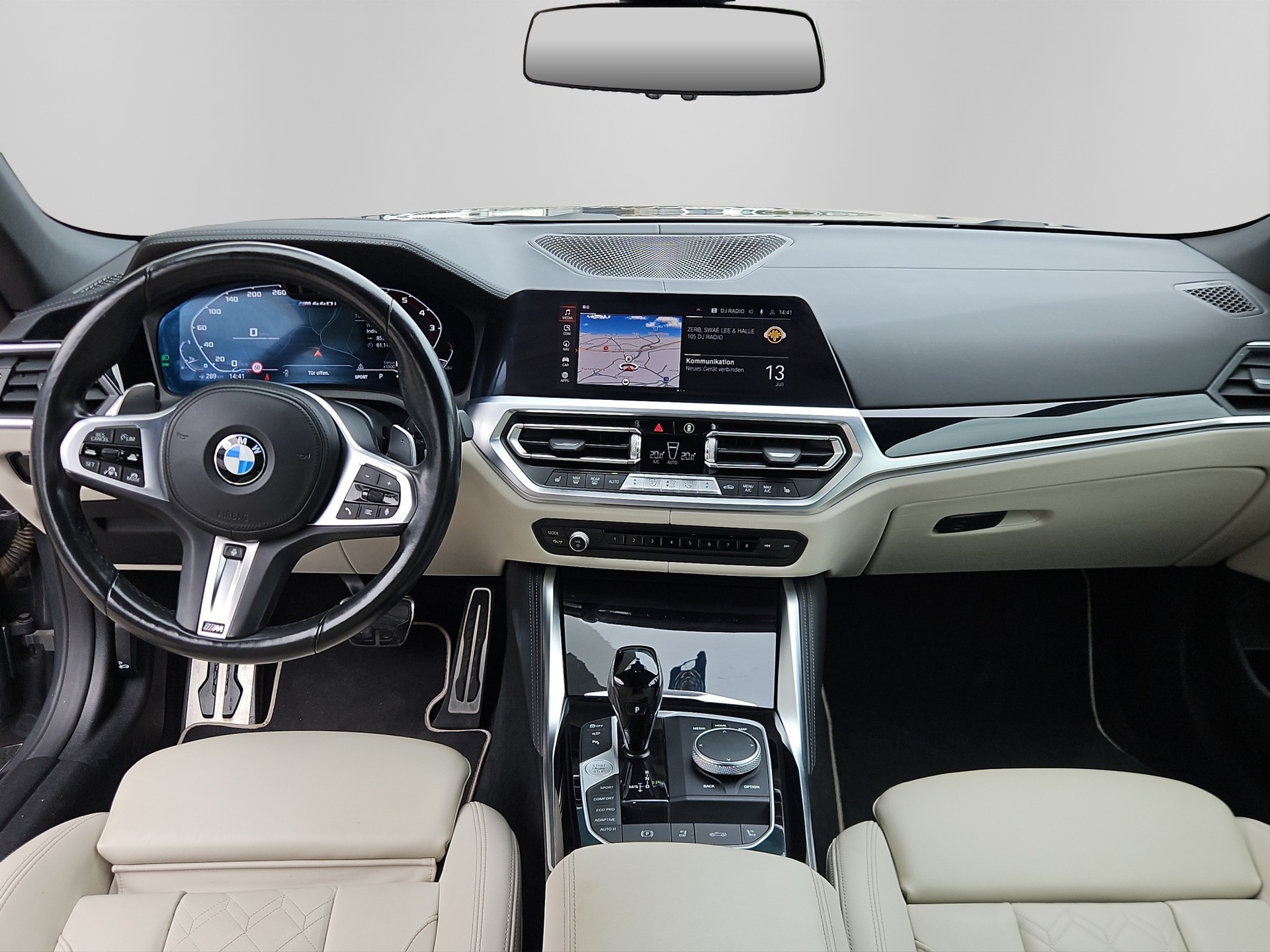 BMW M440i xDrive Cabrio-image-13