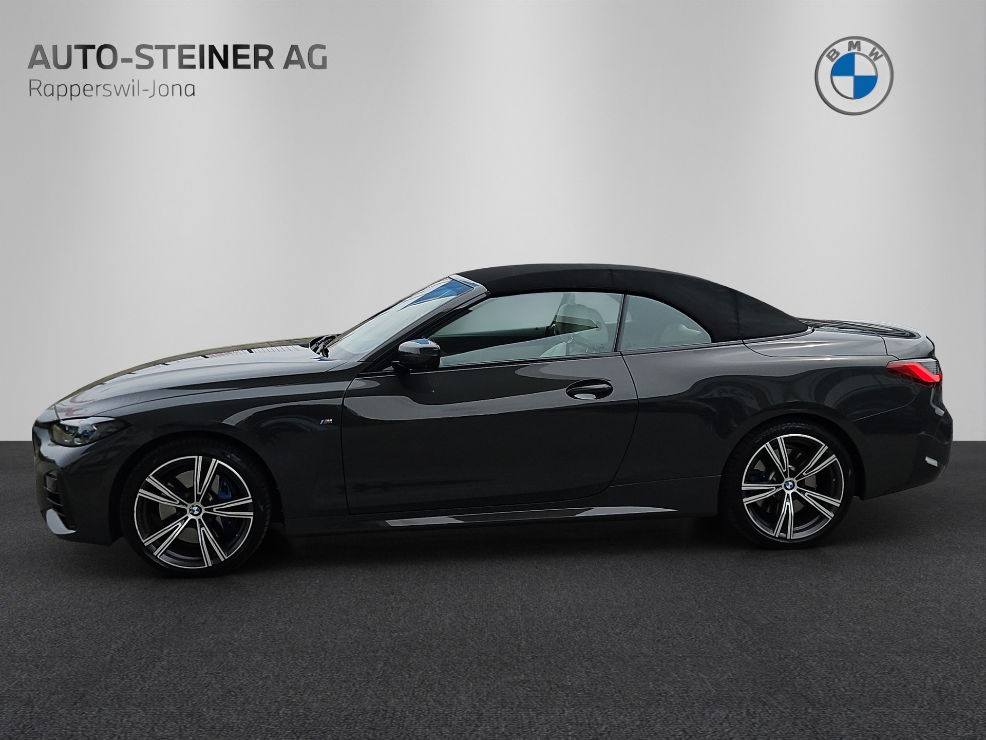 BMW M440i xDrive Cabrio-showroom-element-1