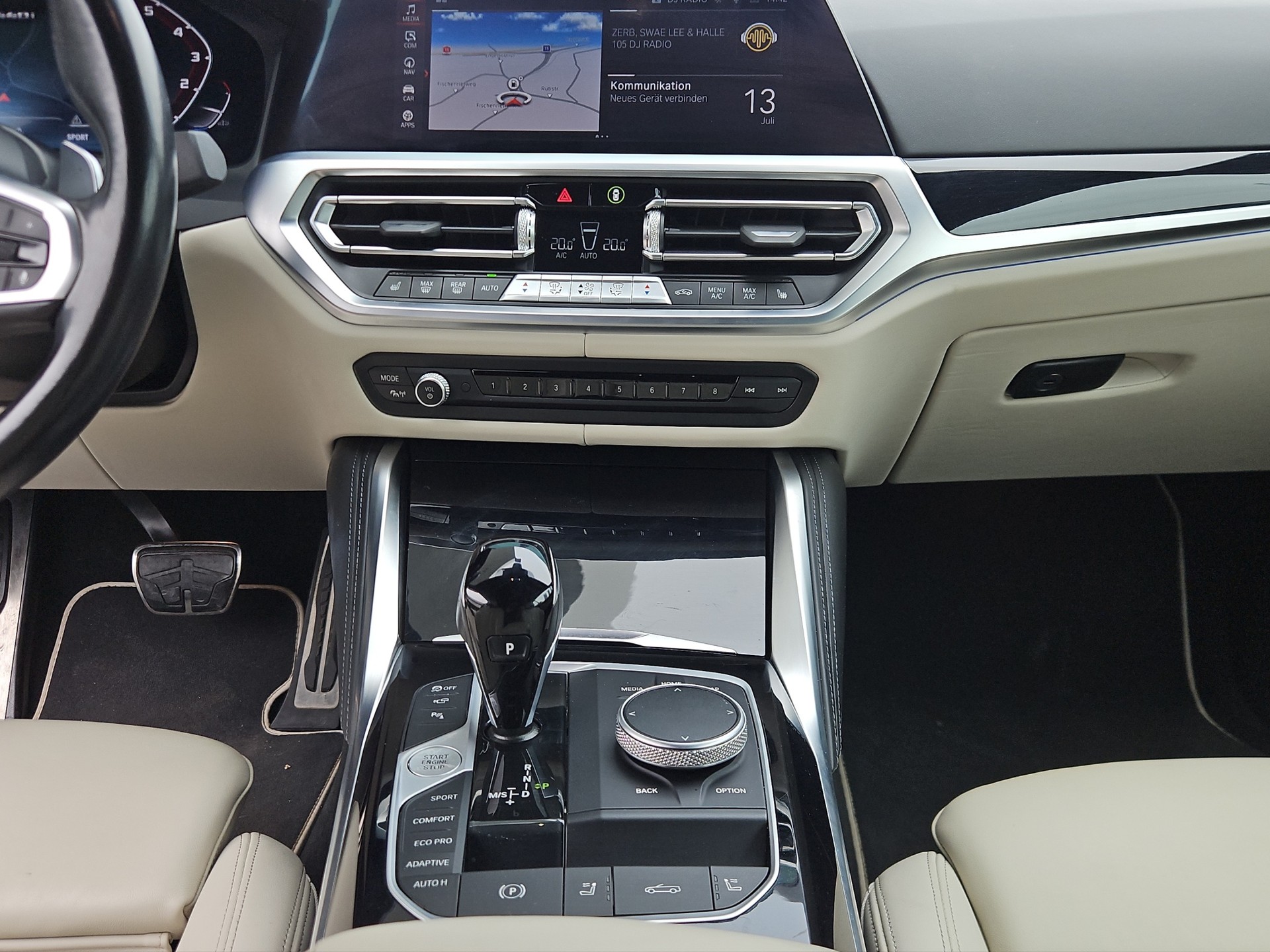 BMW M440i xDrive Cabrio-image-14