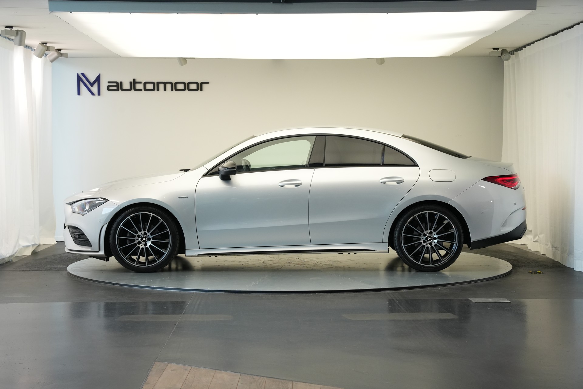 MERCEDES-BENZ CLA 200 AMG Line 7G-DCT-image-7