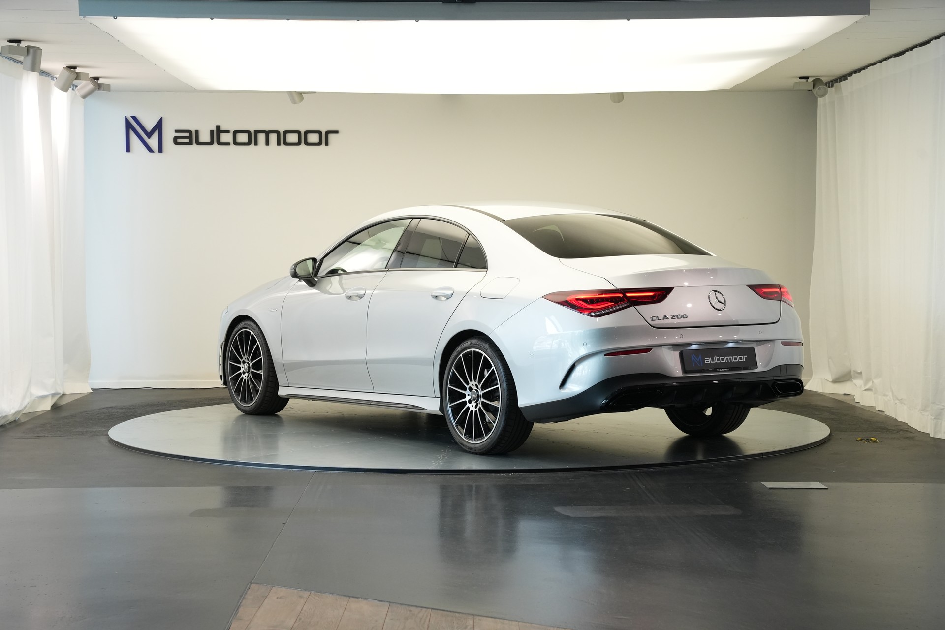 MERCEDES-BENZ CLA 200 AMG Line 7G-DCT-image-6