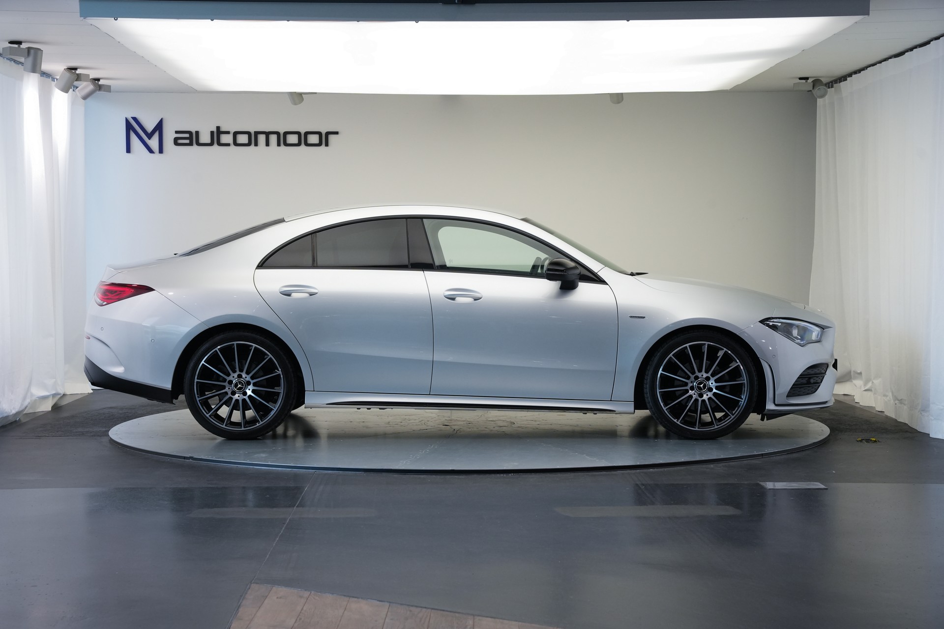 MERCEDES-BENZ CLA 200 AMG Line 7G-DCT-showroom-element-3
