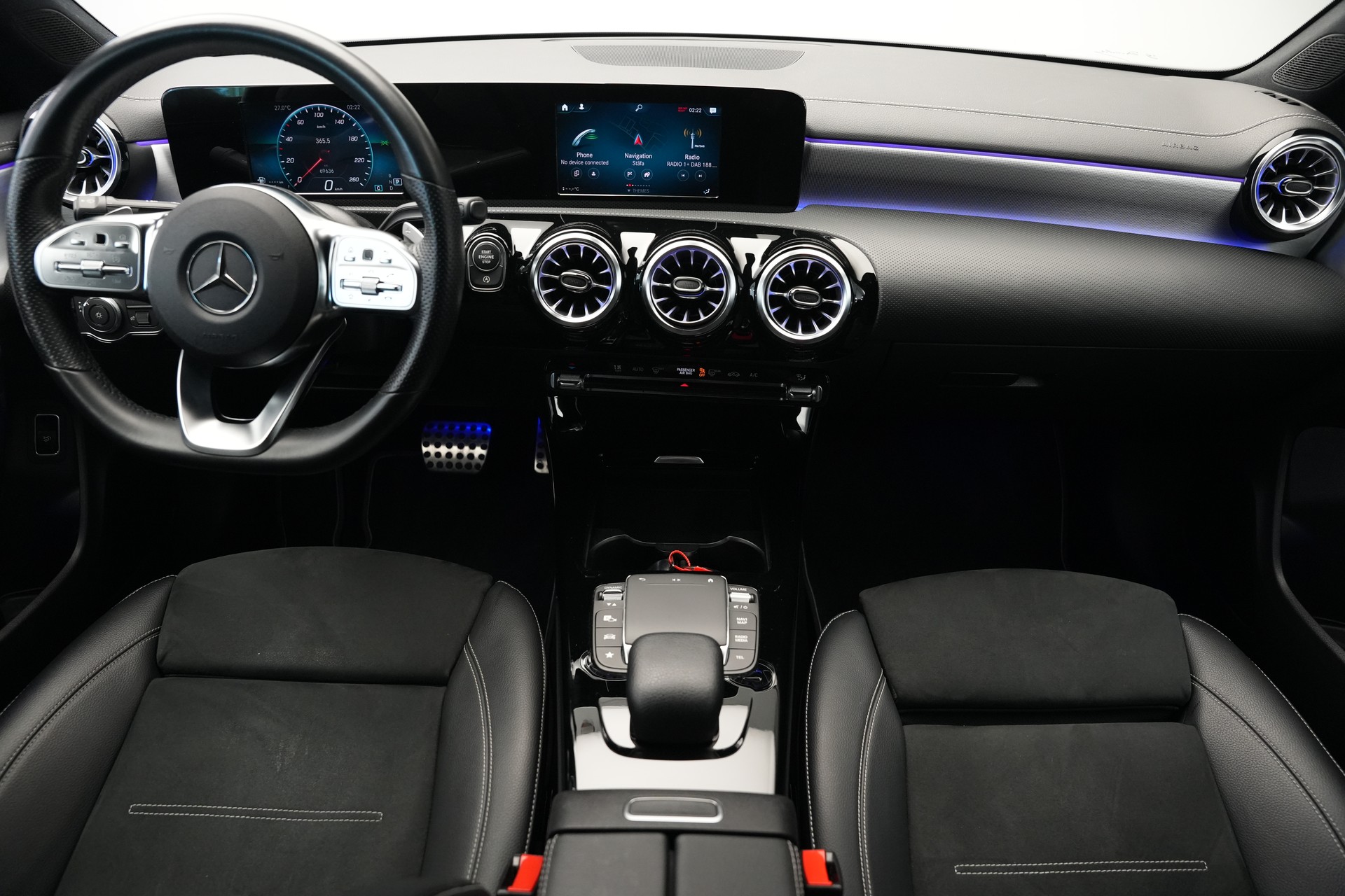 MERCEDES-BENZ CLA 200 AMG Line 7G-DCT-image-9