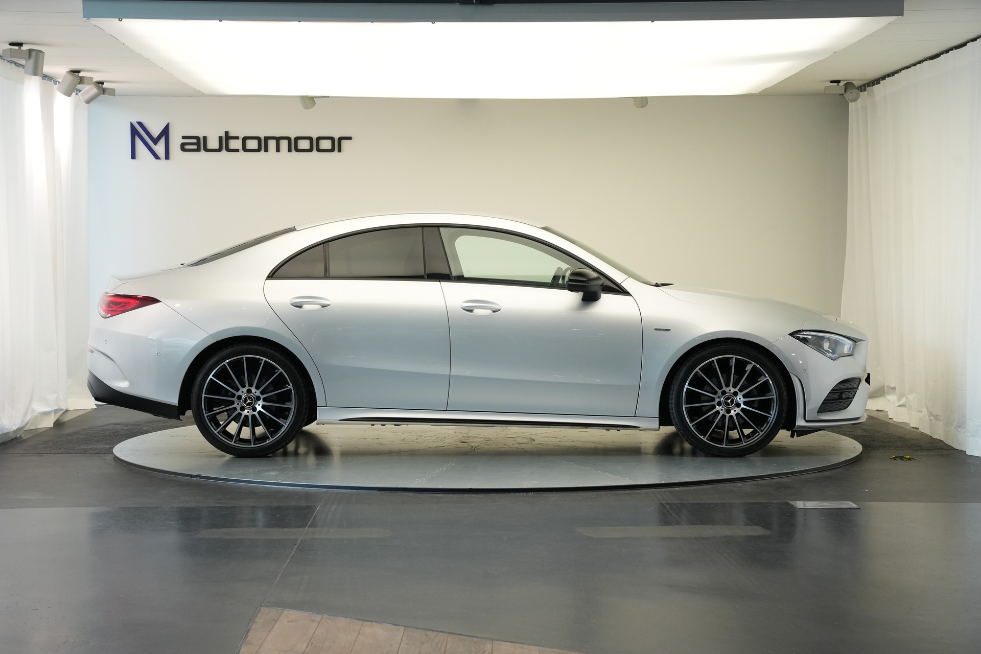 MERCEDES-BENZ CLA 200 AMG Line 7G-DCT-showroom-element-3