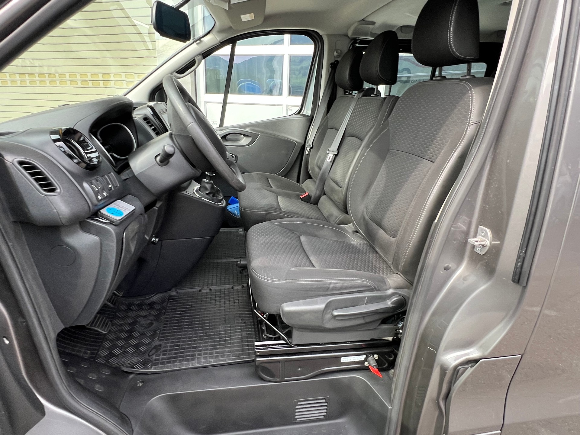 OPEL Vivaro 1.6 CDTI PS 145 9 Sitze *** Klima * Navi * Rückfahrtkamera * Standheizung * ab MFK ***-image-13