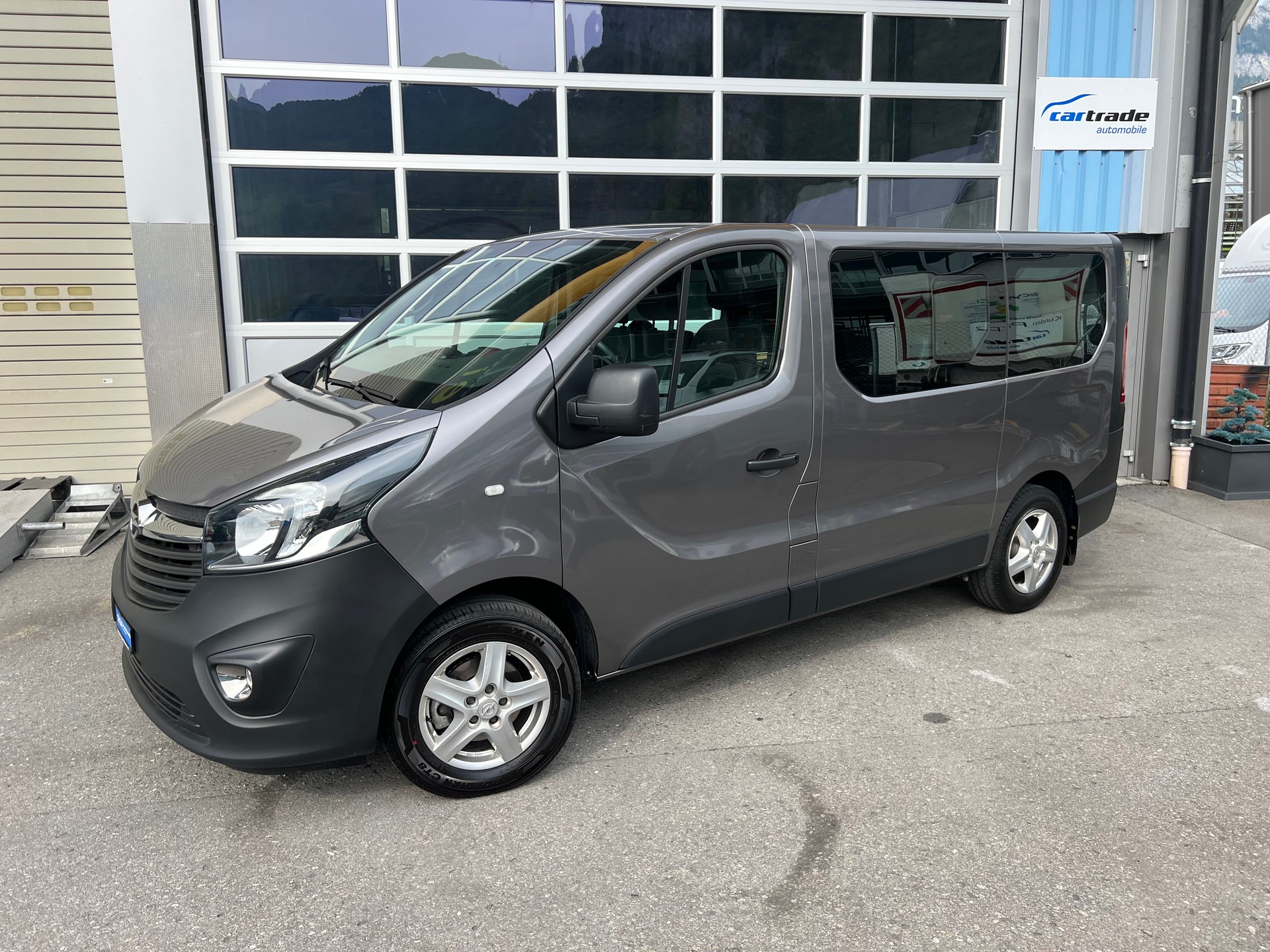 OPEL Vivaro 1.6 CDTI PS 145 9 Sitze *** Klima * Navi * Rückfahrtkamera * Standheizung * ab MFK ***-showroom-element-2