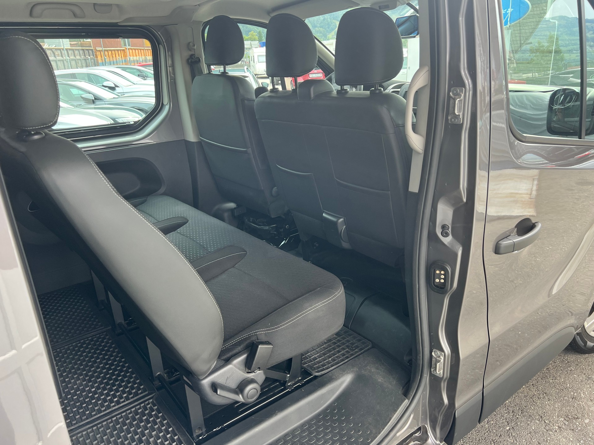 OPEL Vivaro 1.6 CDTI PS 145 9 Sitze *** Klima * Navi * Rückfahrtkamera * Standheizung * ab MFK ***-image-9