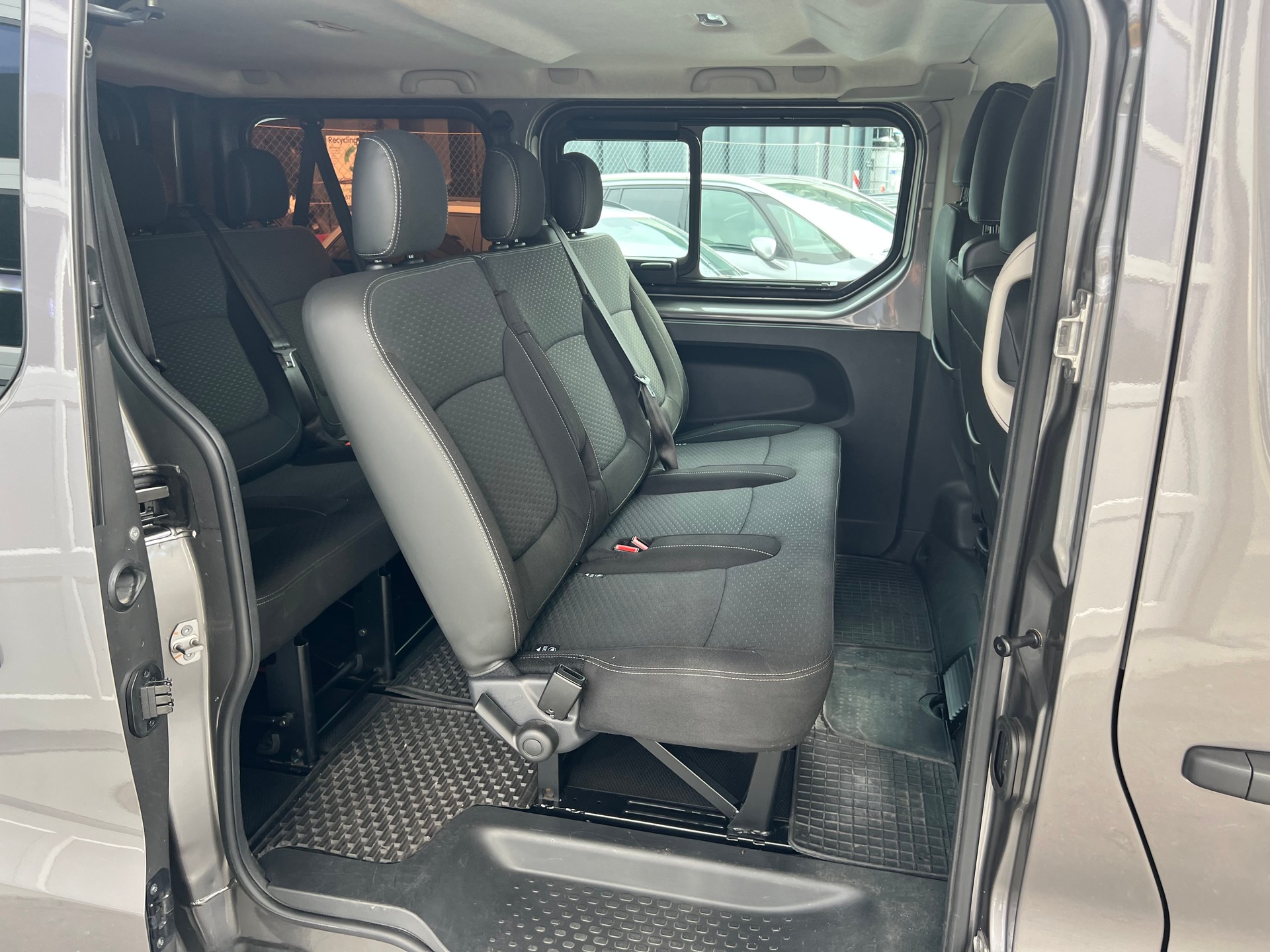 OPEL Vivaro 1.6 CDTI PS 145 9 Sitze *** Klima * Navi * Rückfahrtkamera * Standheizung * ab MFK ***-image-8