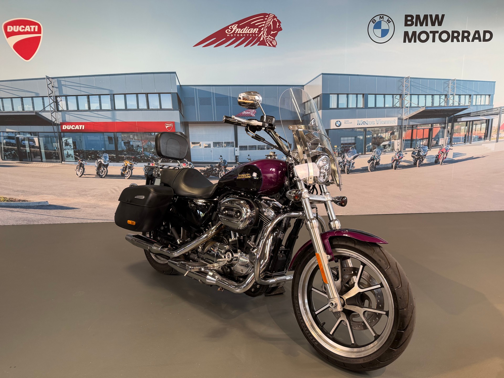 HARLEY-DAVIDSON XL 1200 T Super Low ABS-image-1