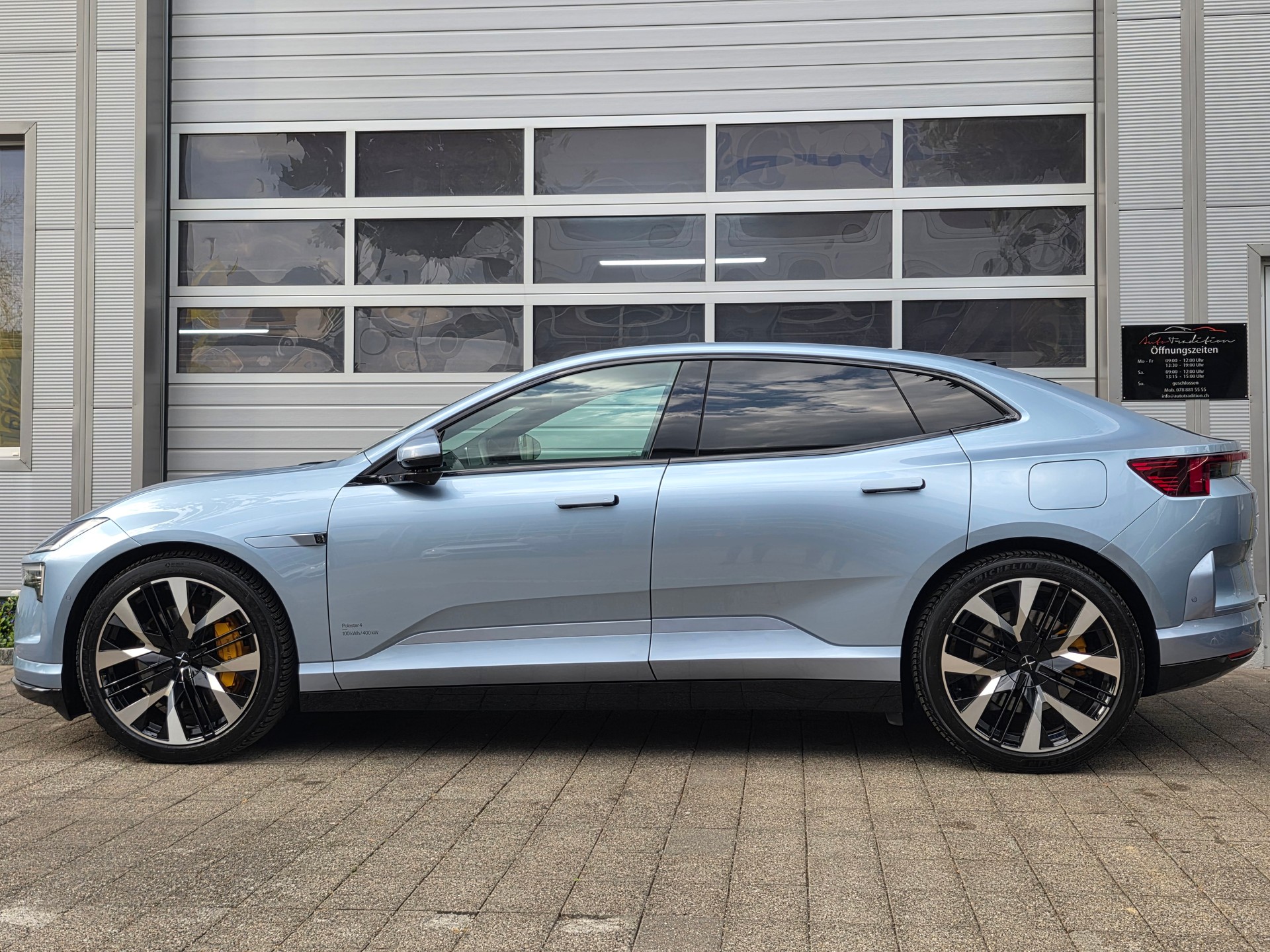 POLESTAR Polestar 4 Long Range Dual 100kWh ** GRATIS SERIVCE 5 JAHRE -PILOT PAKET -PAKET PLUS -PANORMA -GARANTIE BIS 03.2033 **-showroom-element-3
