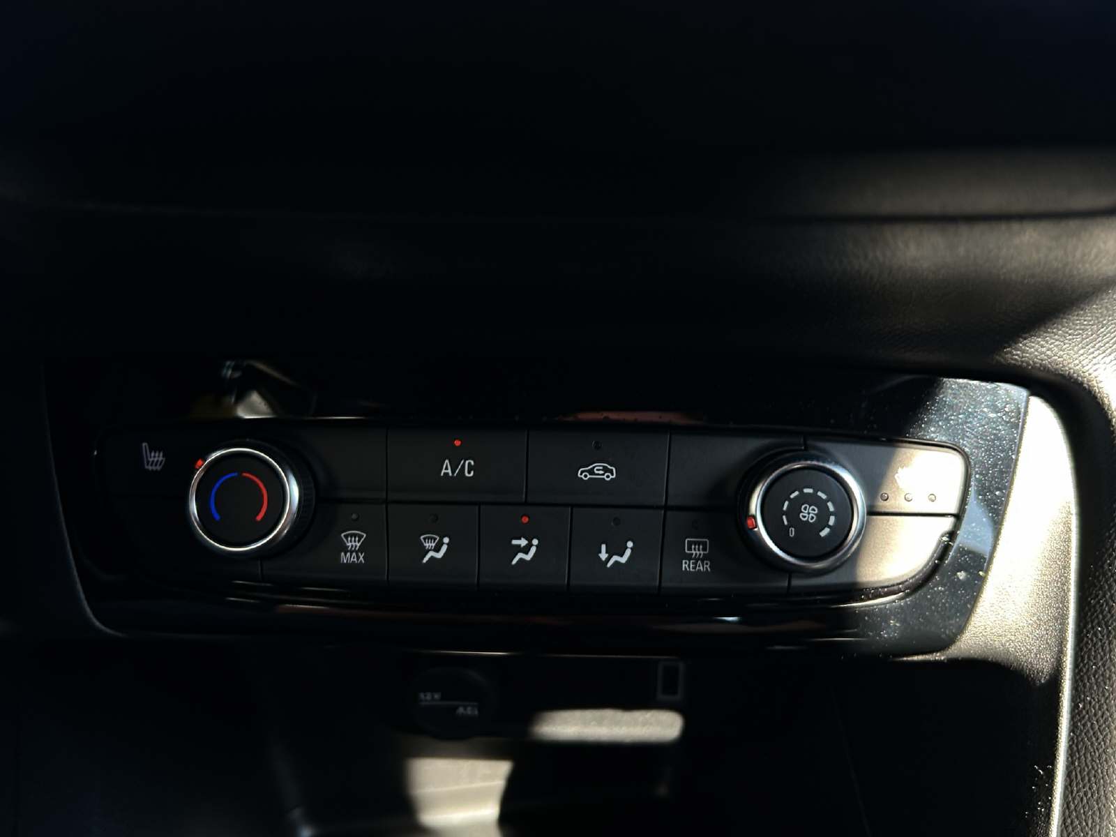 OPEL Corsa 1.2 T Hybrid Viva-image-11