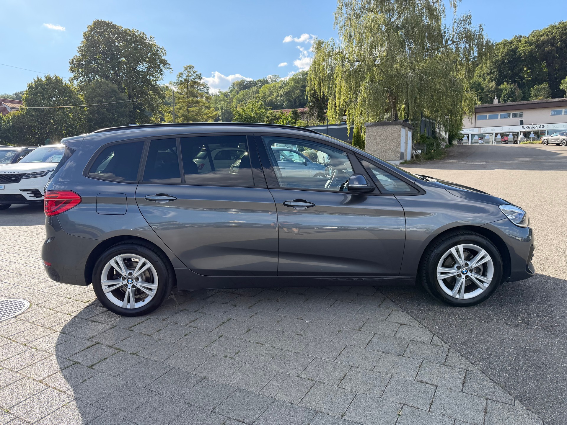 BMW 218i Gran Tourer DKG-image-7