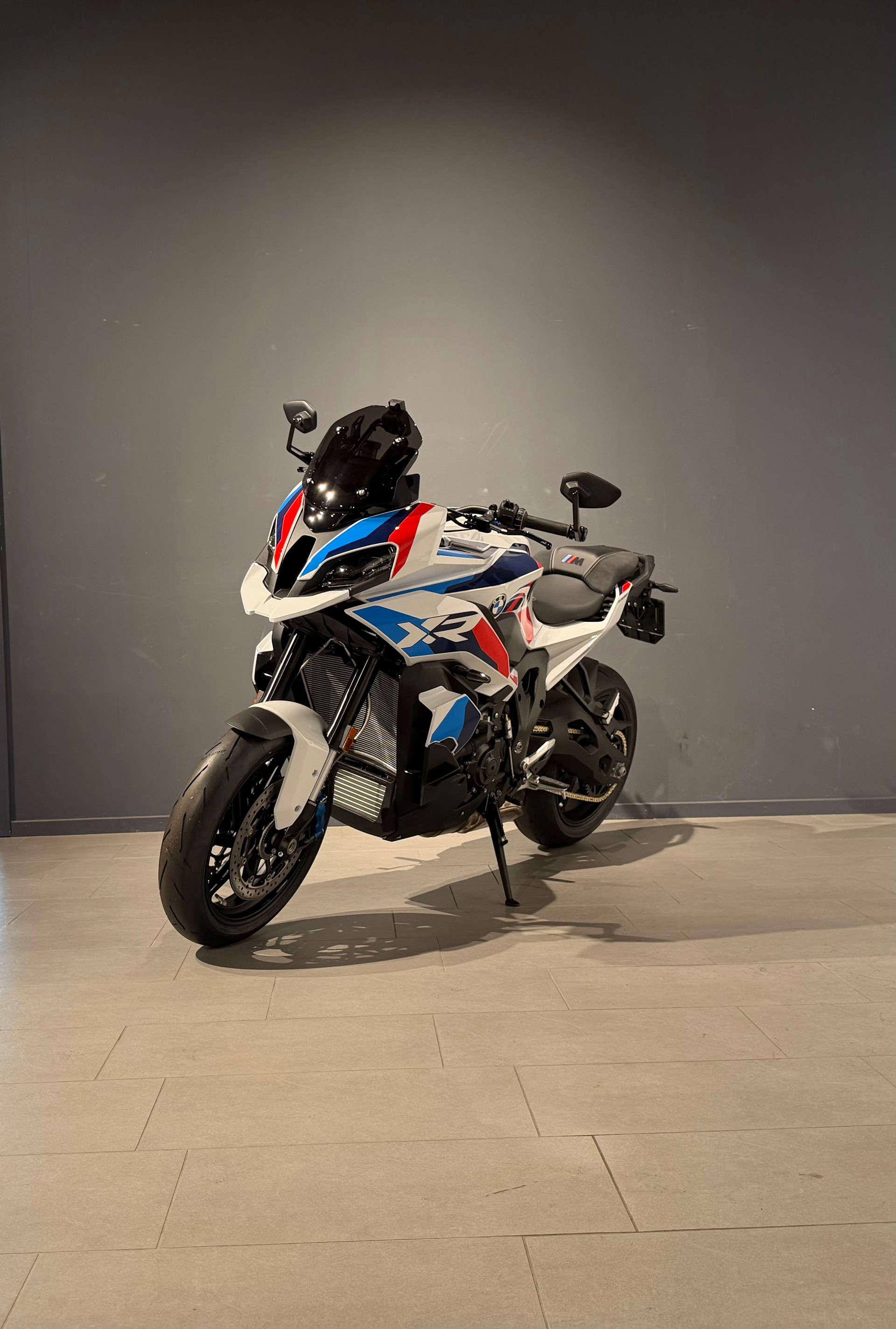 BMW M 1000 XR-image-2