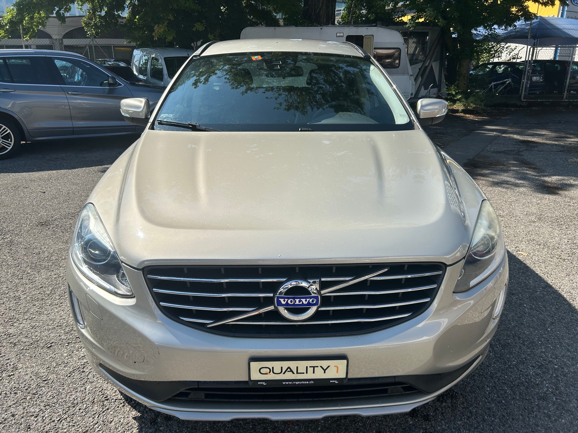 VOLVO XC60 D3 Momentum Geartronic-image-1