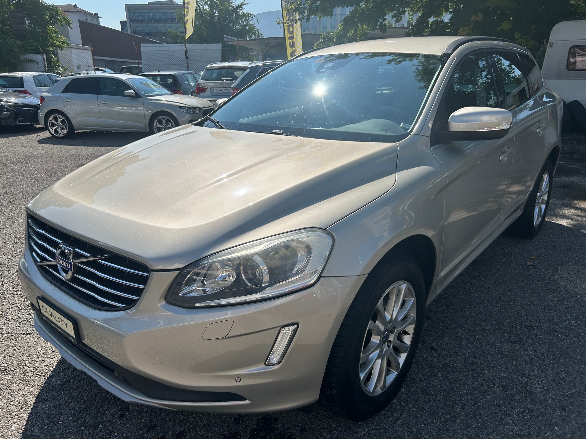 VOLVO XC60 D3 Momentum Geartronic-image-3