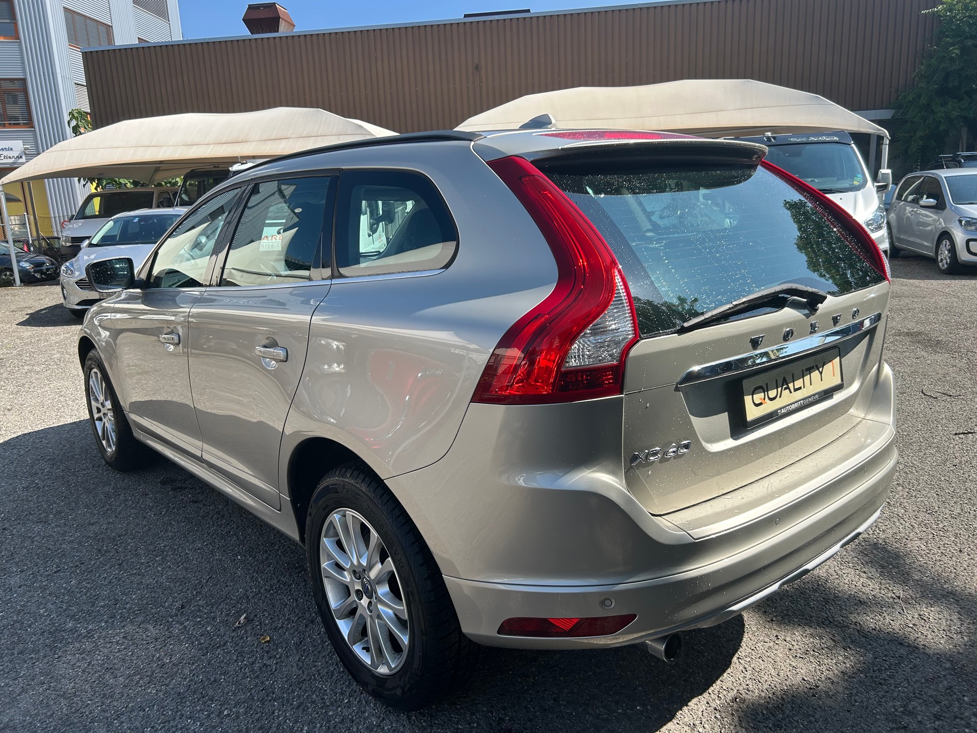 VOLVO XC60 D3 Momentum Geartronic-image-5