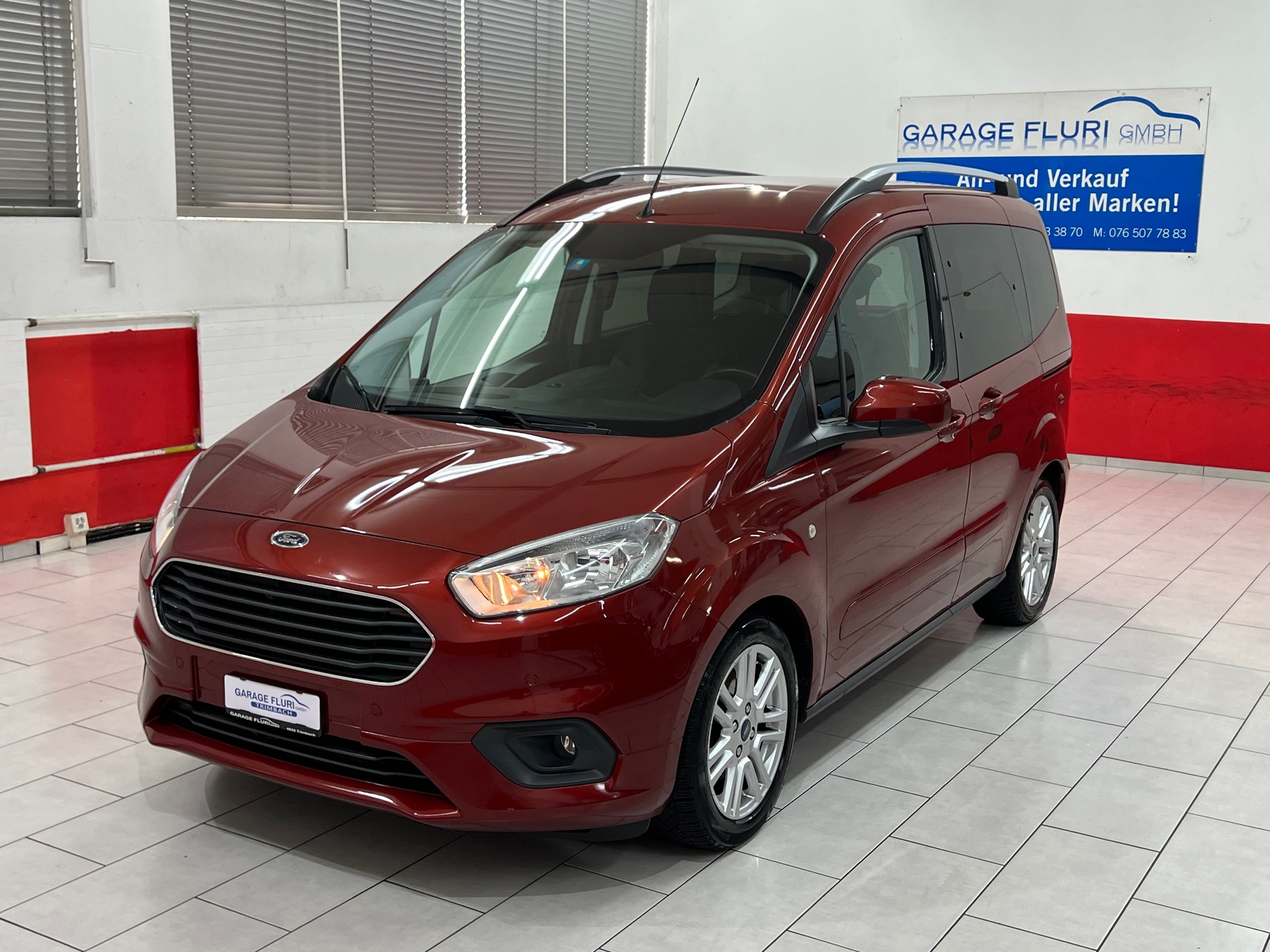 FORD Tourneo Courier 1.0 SCTi Titanium-image-1