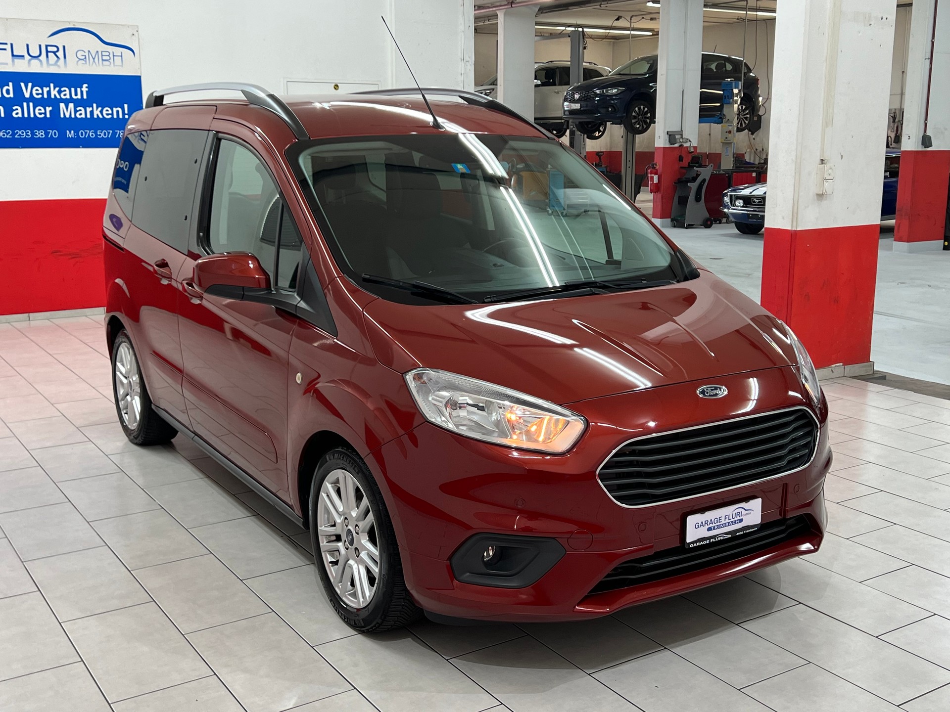 FORD Tourneo Courier 1.0 SCTi Titanium-image-3