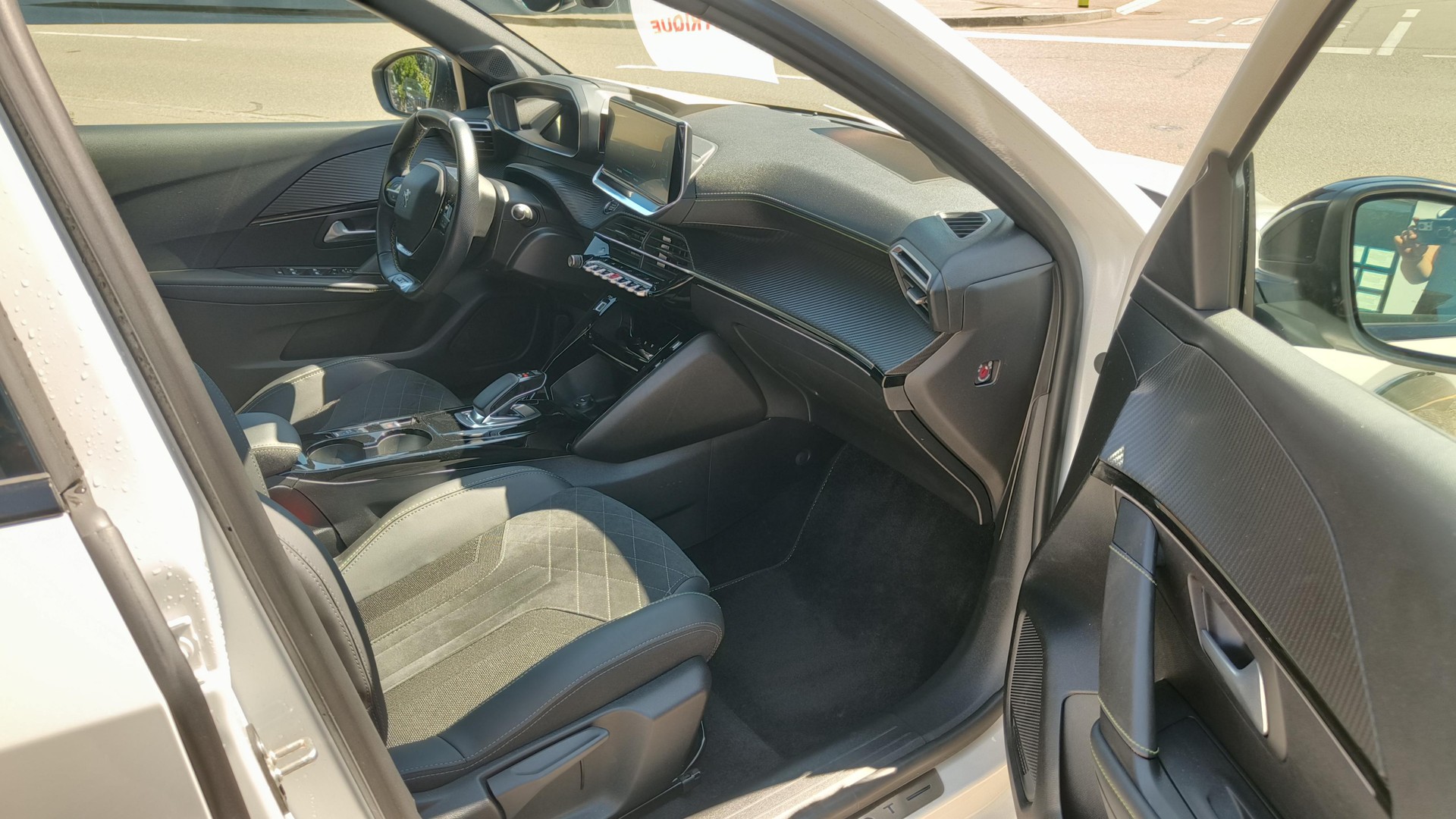 PEUGEOT 208 Elektrik GT Pack-image-7