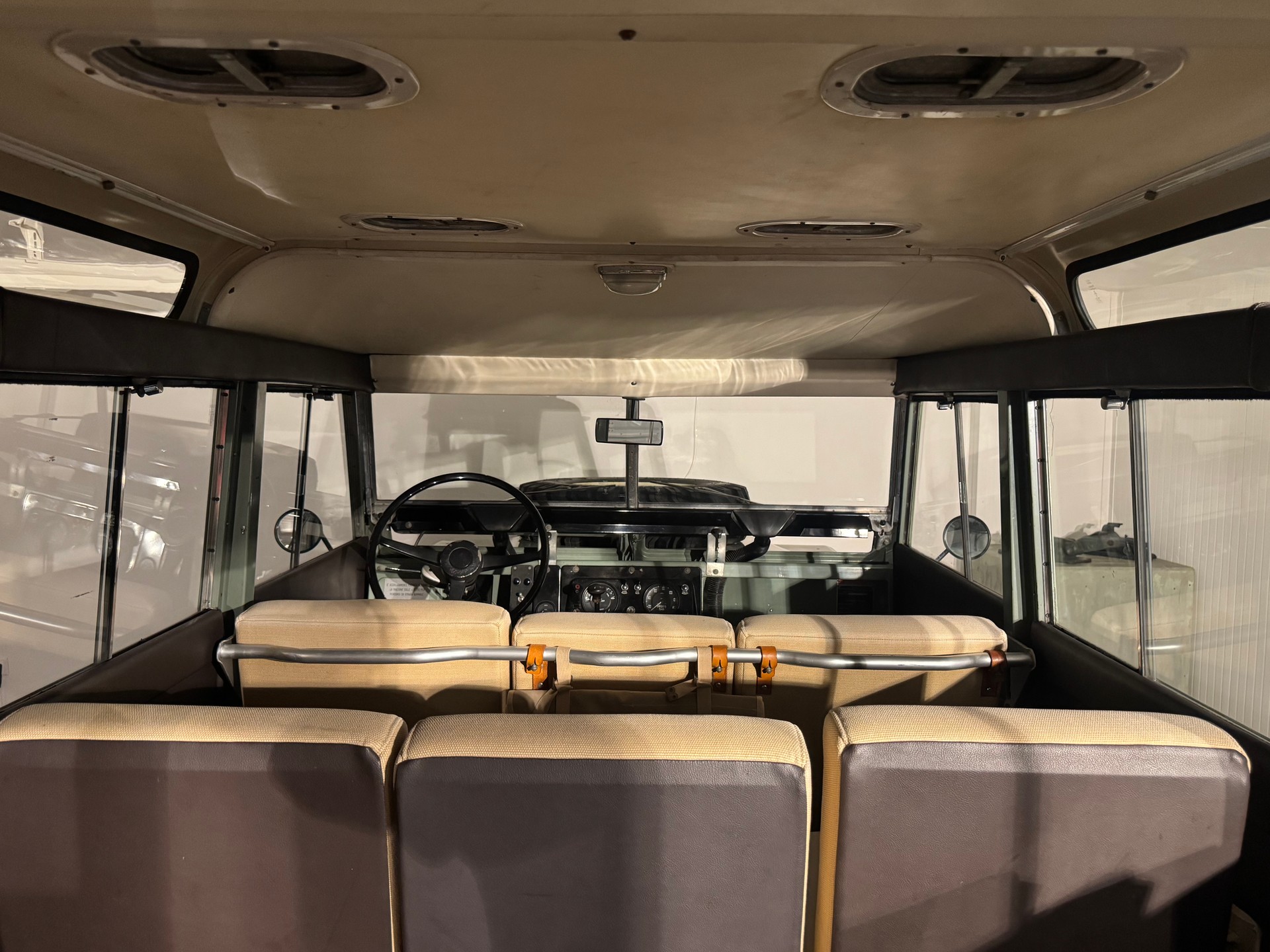 LAND ROVER 109 Serie IIA 2.6-image-21