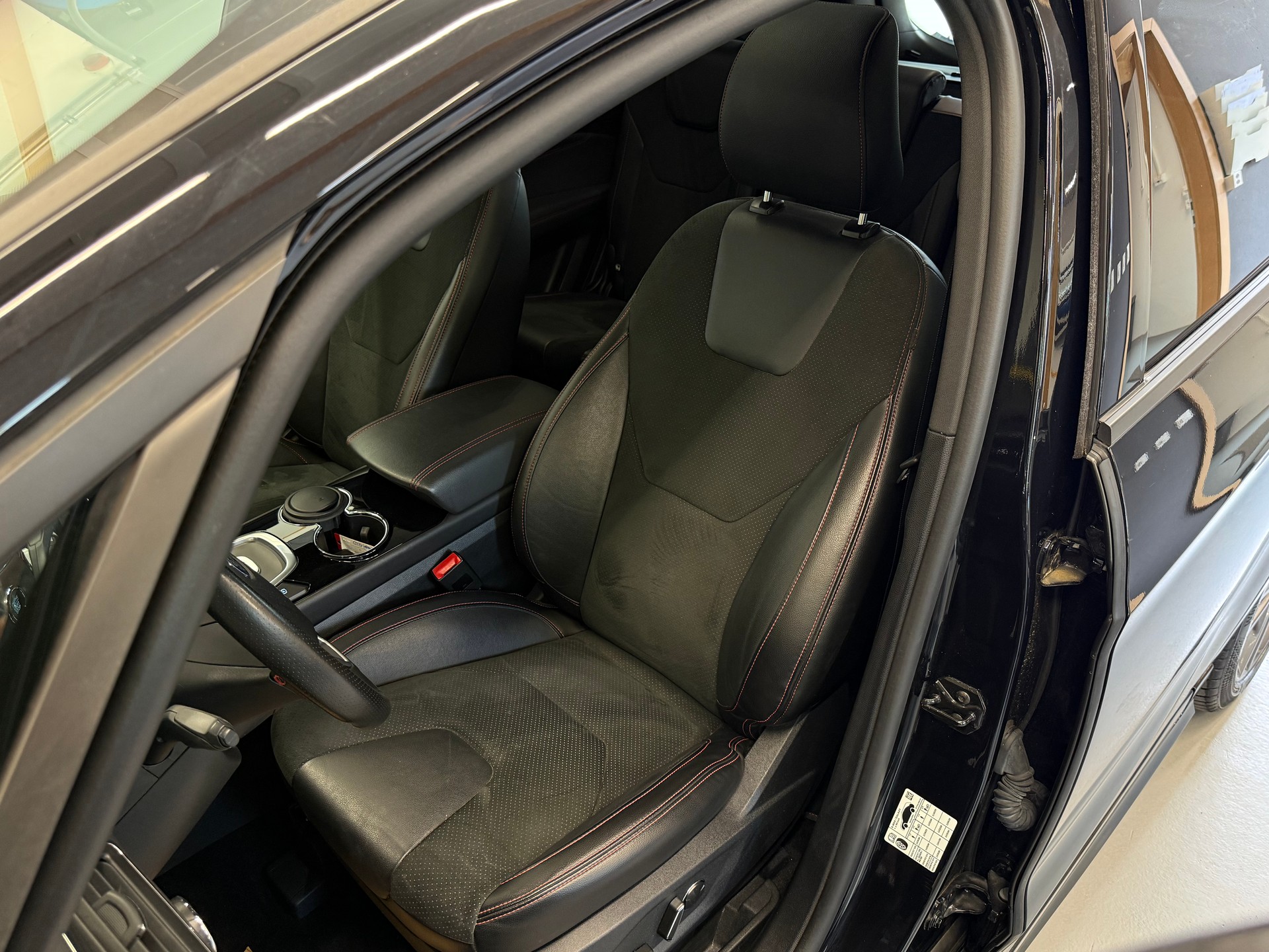 FORD S-Max 2.5 FHEV ST-Line 7-Plätzer-image-13