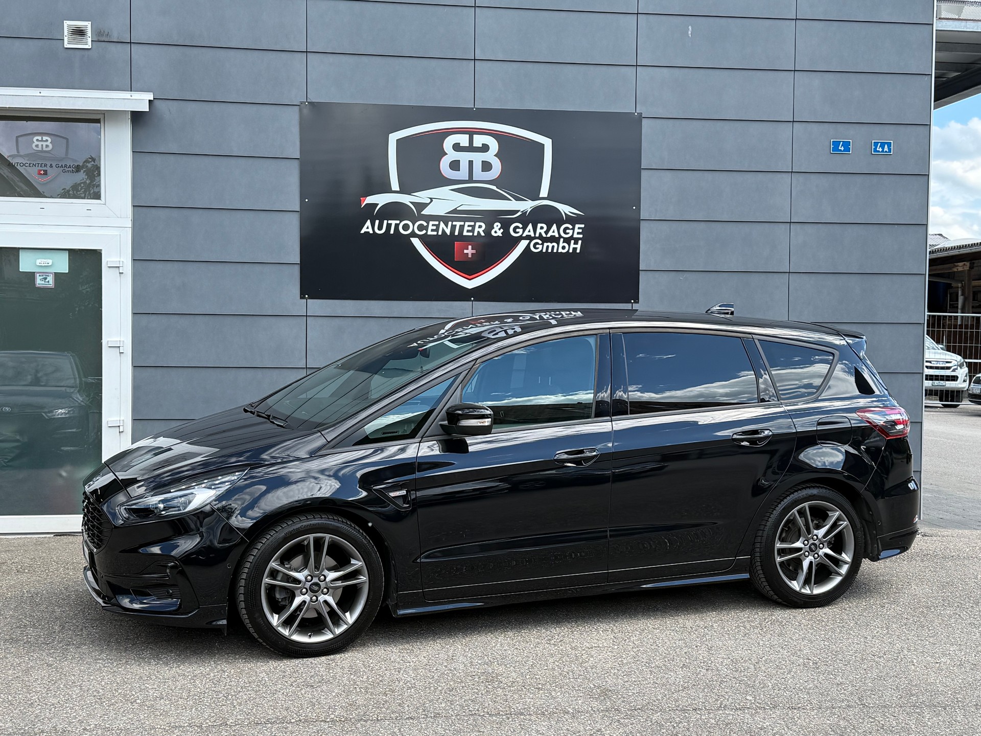 FORD S-Max 2.5 FHEV ST-Line 7-Plätzer-showroom-element-3
